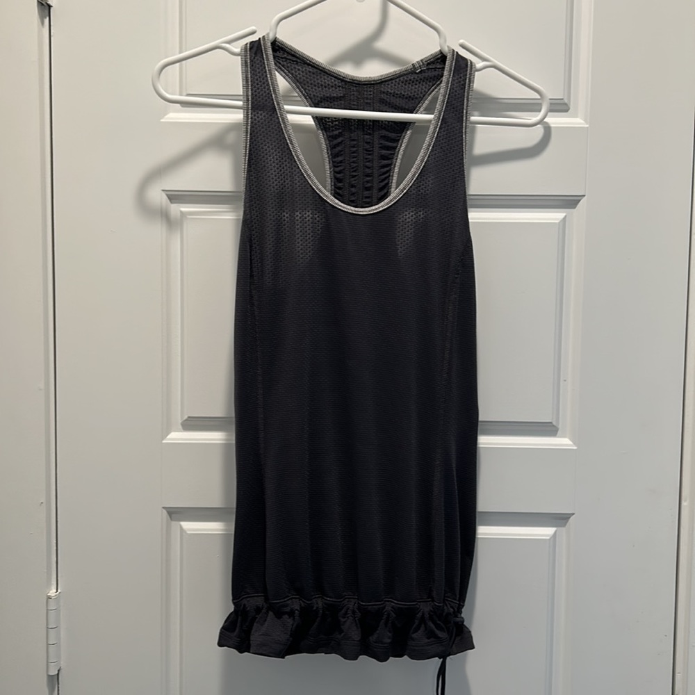 Lululemon Gray Exercise Top w/Cinch Bottom